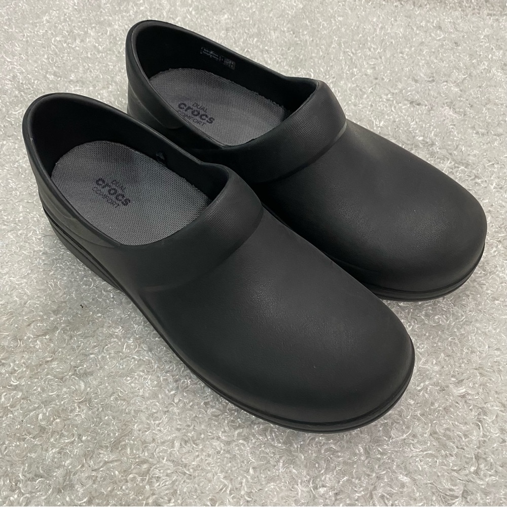 CROCS Ladies Size 8 Matte Black Neria Pro Clogs - Picture 3 of 11